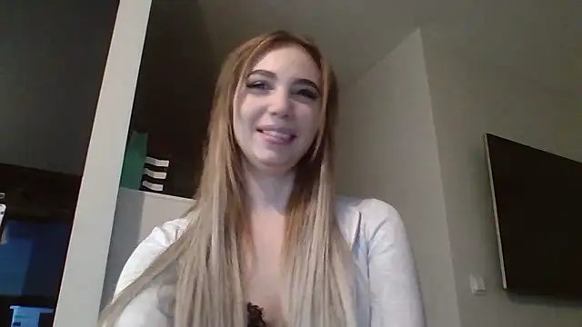 Snapshot of TeenLily chatting on 01-19-26, 04:00 TeenLily online show from 01-19-26, 04:00