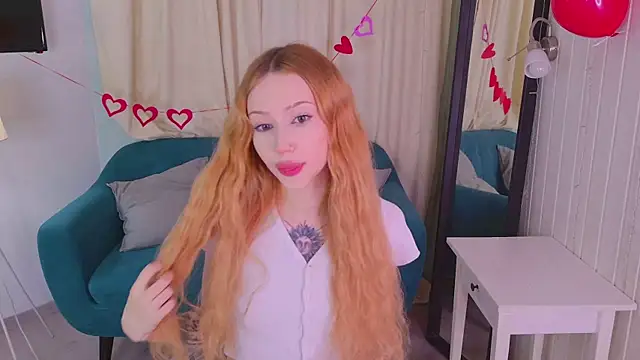 Snapshot of Zoe__Page chatting on 02-12-26, 01:50 Zoe Page online show from 02-12-26, 01:50