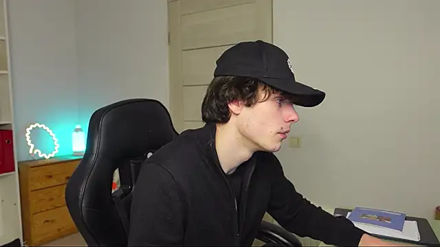 Daniel Shawnn online show from 02-22-26, 06:06