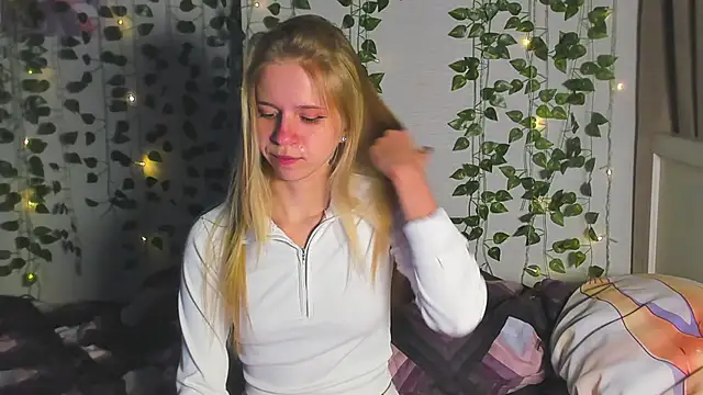 Cute Madam online show from 01-12-26, 10:59