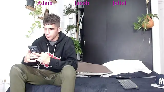 Snapshot of Interracial_Snow_Bunny chatting on 01-05-26, 10:24 Interracial Snow Bunny online show from 01-05-26, 10:24