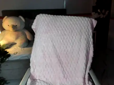 Snapshot of Andrea_bricks06 chatting on 07-08-26, 02:38 Andrea bricks06 online show from 07-08-26, 02:38