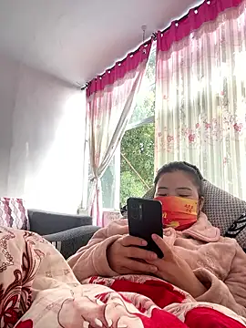 Faded pink online show from 01-16-26, 01:53