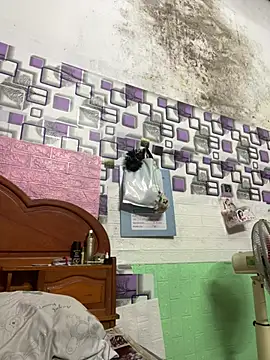 Faded pink online show from 03-09-26, 06:17