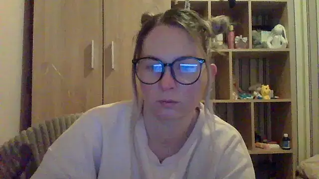 Snapshot of VikiLove765 chatting on 02-08-26, 09:40 VikiLove765 online show from 02-08-26, 09:40