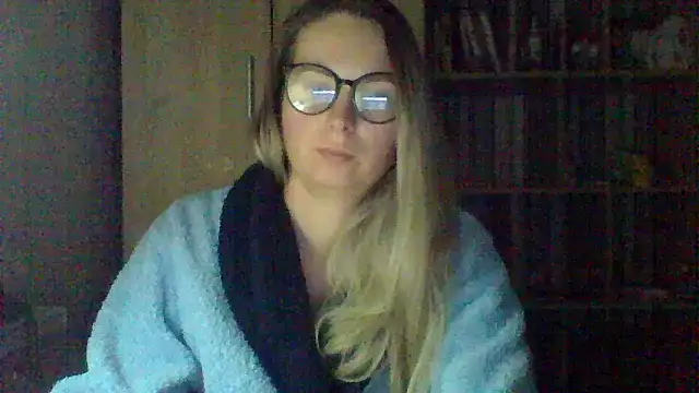 Snapshot of VikiLove765 chatting on 02-10-26, 04:16 VikiLove765 online show from 02-10-26, 04:16