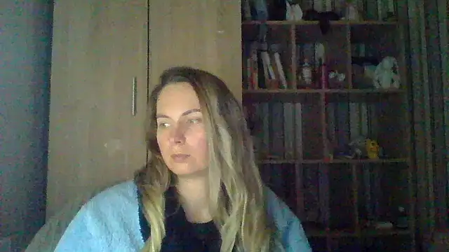 Snapshot of VikiLove765 chatting on 02-10-26, 04:22 VikiLove765 online show from 02-10-26, 04:22