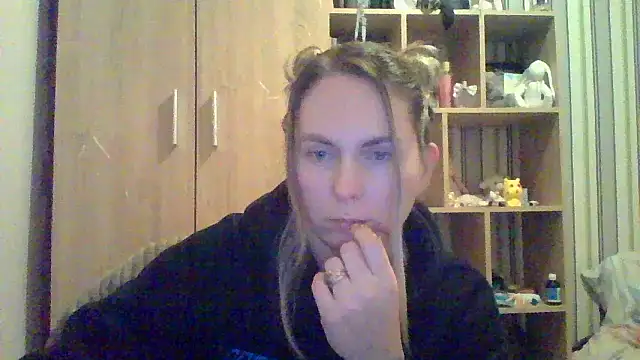 Snapshot of VikiLove765 chatting on 02-12-26, 06:58 VikiLove765 online show from 02-12-26, 06:58