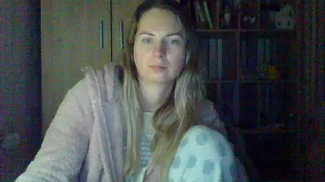 Snapshot of VikiLove765 chatting on 02-14-26, 02:30 VikiLove765 online show from 02-14-26, 02:30