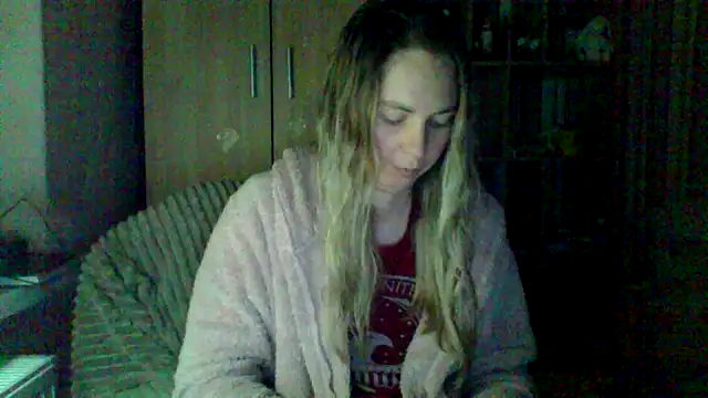 Snapshot of VikiLove765 chatting on 02-15-26, 08:49 VikiLove765 online show from 02-15-26, 08:49