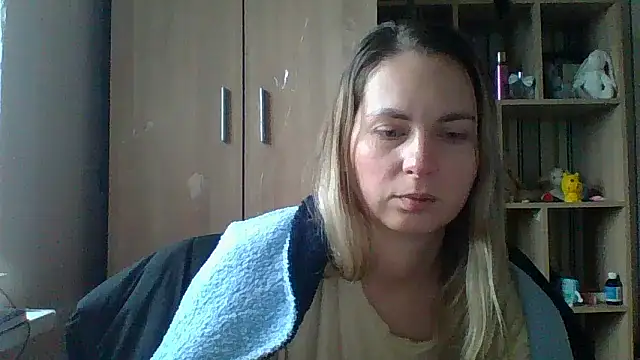 Snapshot of VikiLove765 chatting on 02-26-26, 07:40 VikiLove765 online show from 02-26-26, 07:40