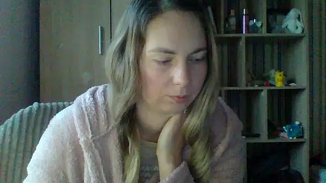 Snapshot of VikiLove765 chatting on 02-28-26, 04:35 VikiLove765 online show from 02-28-26, 04:35