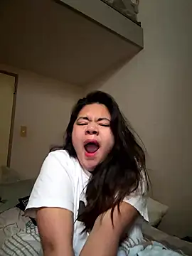 Snapshot of Allie_143 chatting on 01-10-26, 11:20 Allie 143 online show from 01-10-26, 11:20