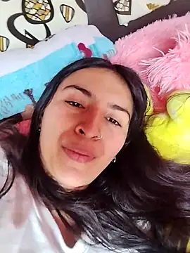 Snapshot of Emily_Gree chatting on 01-06-26, 05:05 Emily Gree online show from 01-06-26, 05:05