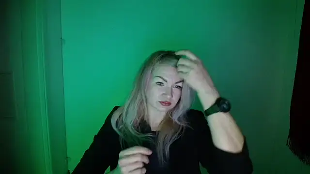 Snapshot of Madonna_Fire chatting on 01-17-26, 06:40 Madonna Fire online show from 01-17-26, 06:40