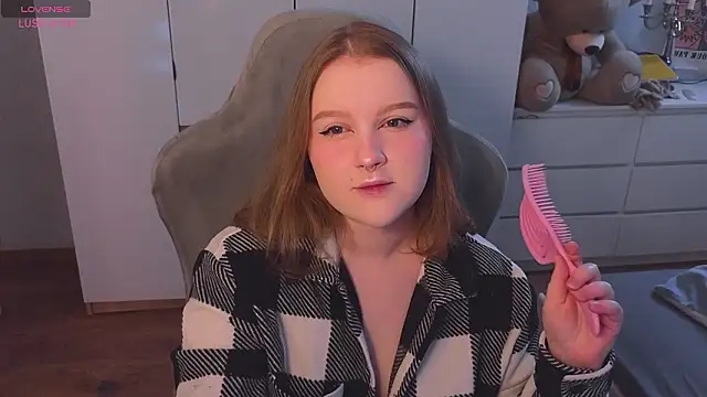 Snapshot of Ol1via chatting on 02-07-26, 01:31 Ol1via online show from 02-07-26, 01:31