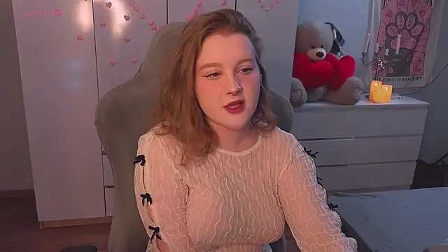 Snapshot of Ol1via chatting on 02-21-26, 01:28 Ol1via online show from 02-21-26, 01:28