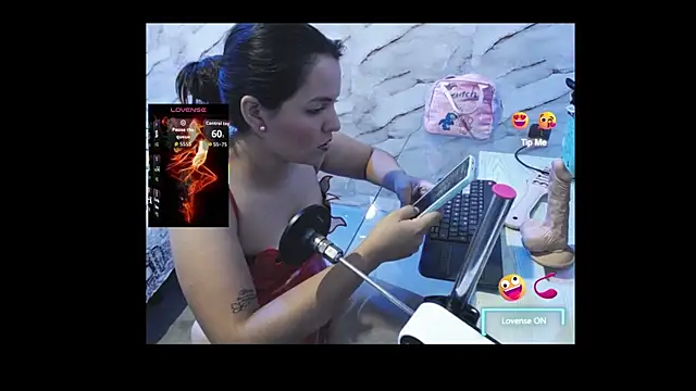 zaraluxx1 online show from 01-15-26, 11:52