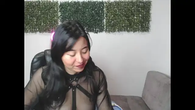 Snapshot of LolaOpalX chatting on 01-13-26, 01:11 LolaOpalX online show from 01-13-26, 01:11