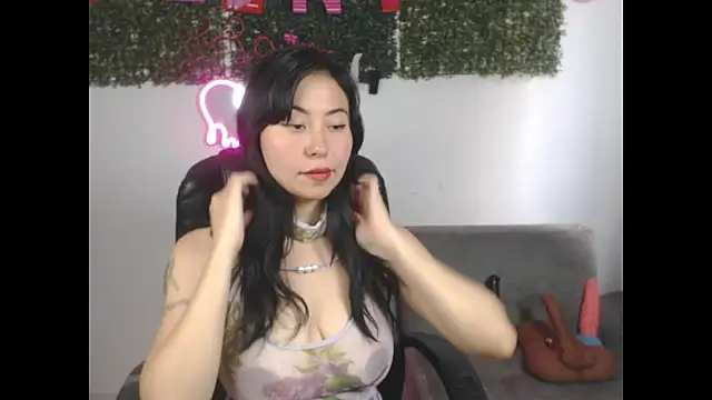 Snapshot of LolaOpalX chatting on 02-16-26, 04:14 LolaOpalX online show from 02-16-26, 04:14