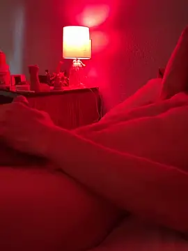 Snapshot of cloudyplay661 chatting on 02-22-26, 04:05 cloudyplay661 online show from 02-22-26, 04:05