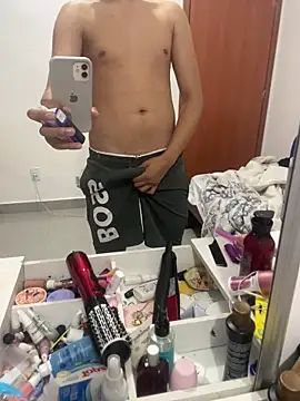 lzinho9153 online show from 03-05-26, 03:46