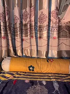 Snapshot of Bong_lovelyy chatting on 01-12-26, 05:12 Bong lovelyy online show from 01-12-26, 05:12