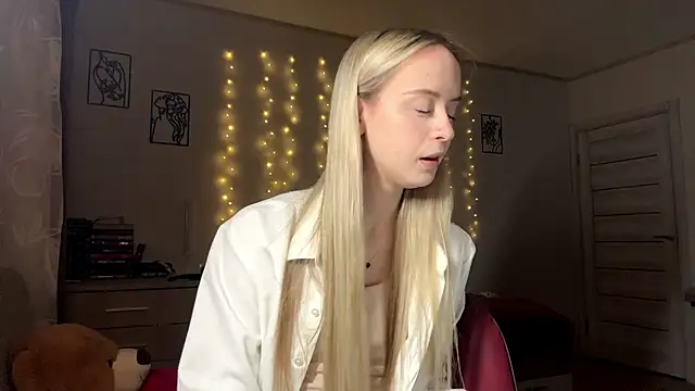 LatashiaOrcutt online show from 01-15-26, 04:33