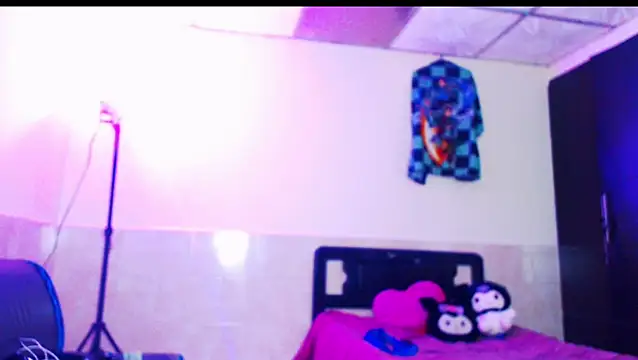 Snapshot of jazmin_wolf chatting on 02-19-26, 12:01 jazmin wolf online show from 02-19-26, 12:01