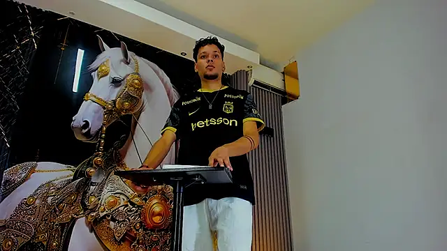 Snapshot of Lucas_hot_20 chatting on 03-04-26, 11:49 Lucas hot 20 online show from 03-04-26, 11:49