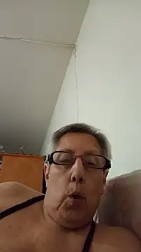 Snapshot of Marce1903 chatting on 07-21-26, 04:26 Marce1903 online show from 07-21-26, 04:26
