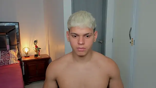 Snapshot of stefan_leenox chatting on 02-27-26, 08:20 stefan leenox online show from 02-27-26, 08:20