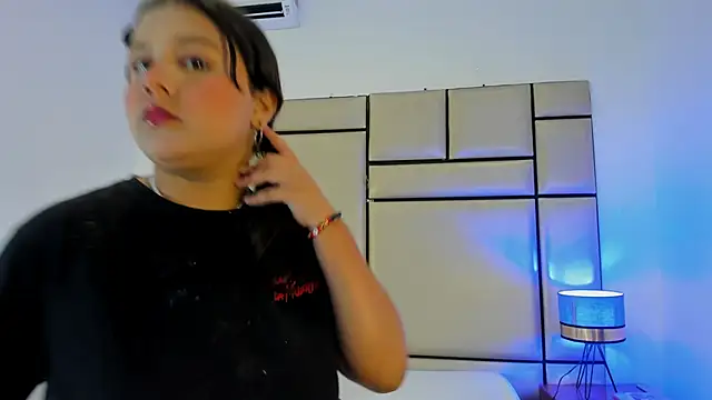 Snapshot of alejandra_loppez chatting on 02-20-26, 07:36 alejandra loppez online show from 02-20-26, 07:36