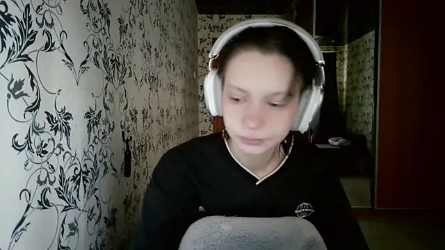 LxayBloom online show from 04-11-26, 07:45