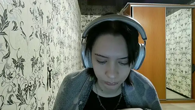 LxayBloom online show from 04-15-26, 02:40