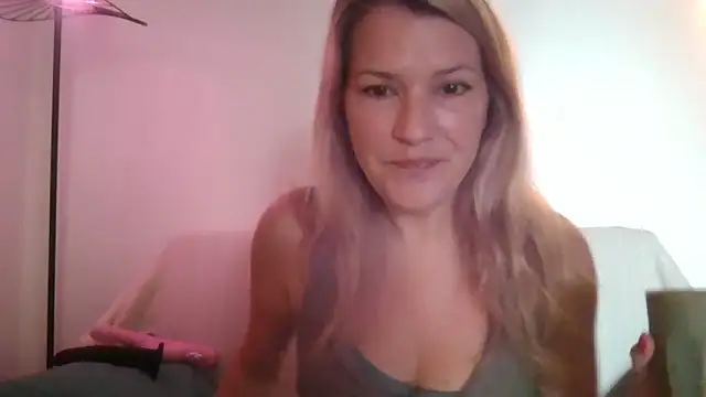 Pxetiteblonde1 online show from 01-08-26, 11:23