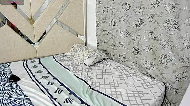 Snapshot of bamby_kittyy chatting on 02-13-26, 11:45 bamby kittyy online show from 02-13-26, 11:45