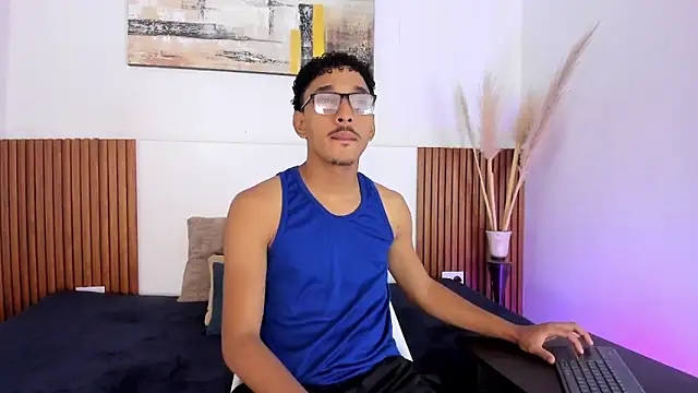 Snapshot of Julian_Dark_ chatting on 02-05-26, 03:44 Julian Dark online show from 02-05-26, 03:44