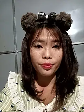 Snapshot of Happy_sweet1 chatting on 01-11-26, 02:11 Happy sweet1 online show from 01-11-26, 02:11