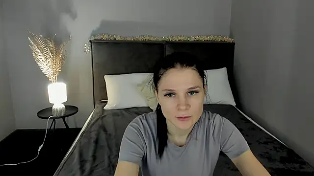 Snapshot of SkinyJoys chatting on 02-03-26, 01:59 SkinyJoys online show from 02-03-26, 01:59