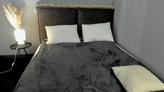 Snapshot of SkinyJoys chatting on 02-03-26, 06:22 SkinyJoys online show from 02-03-26, 06:22