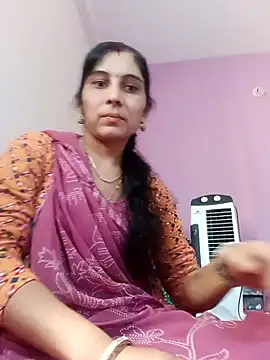 Snapshot of Hot_ree85 chatting on 01-15-26, 06:40 Hot ree85 online show from 01-15-26, 06:40