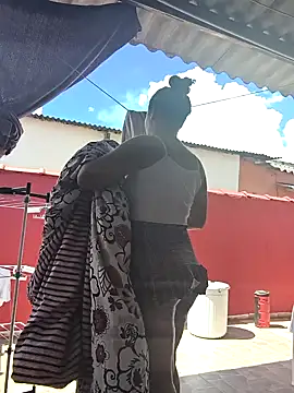 Snapshot of Larissinha015 chatting on 01-07-26, 05:37 Larissinha015 online show from 01-07-26, 05:37