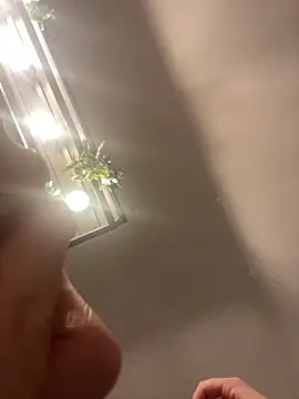 Snapshot of Bluedreams999 chatting on 02-07-26, 06:33 Bluedreams999 online show from 02-07-26, 06:33