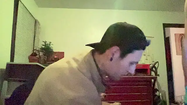 Snapshot of FADEDSADBOY chatting on 01-14-26, 08:31 FADEDSADBOY online show from 01-14-26, 08:31