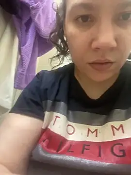 Snapshot of bellakay19 chatting on 02-06-26, 02:49 bellakay19 online show from 02-06-26, 02:49