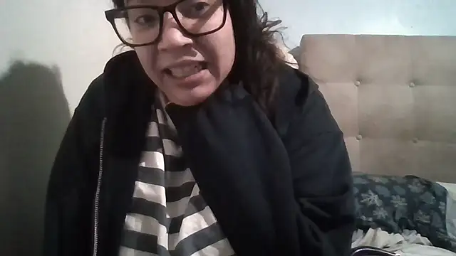 Snapshot of bellakay19 chatting on 02-08-26, 06:44 bellakay19 online show from 02-08-26, 06:44