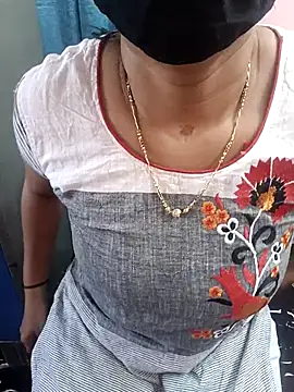 Snapshot of Flora_Telugu chatting on 03-01-26, 06:48 Flora Telugu online show from 03-01-26, 06:48