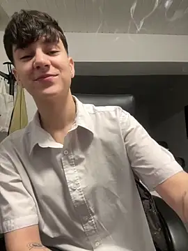 Snapshot of ravenryx chatting on 02-12-26, 03:51 ravenryx online show from 02-12-26, 03:51