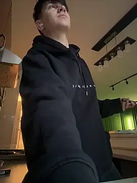 Snapshot of ravenryx chatting on 02-21-26, 03:46 ravenryx online show from 02-21-26, 03:46